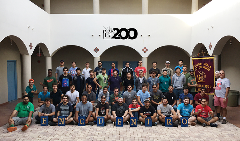 The young men of Encuentros Juveniles 200 pose for a group picture.