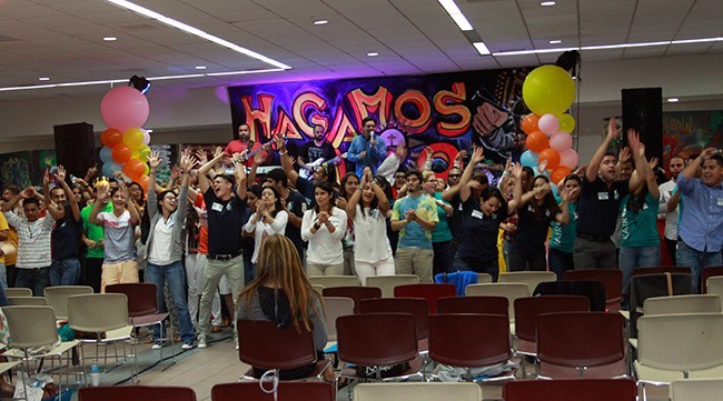 Jóvenes de distintas parroquias de la Arquidiócesis de Miami, participantes del Primer Congreso Juvenil Lío, además de recibir charlas de orientación, bailaron, cantaron y se divirtieron.