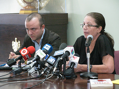 Ofelia Acevedo, la viuda de Oswaldo Payá, acompañó a Ángel Carromero en la conferencia de prensa. Dijo que agradecía el valor de Carromero para contar la verdad sobre el supuesto accidente donde falleció su esposo.