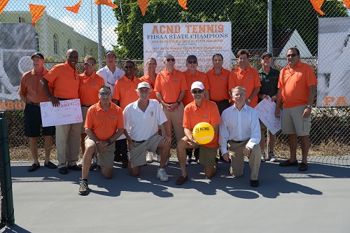 Posing from left, back row: Allan Kelley, Rick Davison, Alex Gregory, Kyle McLaney, Jean Desdunes, Gary Pappas, Cory Waldman, Dr. Juan Salazar, Ken Kleinfeld, Carl Cascio, Joe C. Frechette, Jr., and George Oyarzun; front row, from left: Coach Ed Metallo, Chris Kelley, Leon Deleon and Blaine Willenborg.