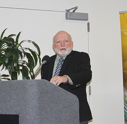 Jorge Duany, director del Instituto de Investigaciones Cubanas, uno de los organizadores del panel de discusión, Diferentes Perspectivas sobre la Reforma Migratoria, en FIU.