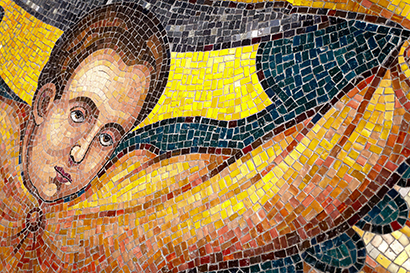 Detalle del mosaico de Nuestra Señora de Guadalupe, realizado con el estilo tradicional italiano, la obra se elaboró a mano, con el más fino Cristal Venetial y azulejos smalti.