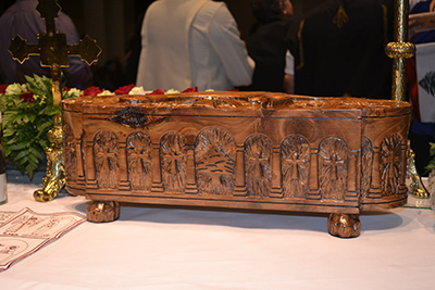 El relicario con un fragmento de hueso de San Sharbel fue colocado en el altar de la Iglesia Católica Maronita Nuestra Señora del Líbano, donde los fieles lo veneraron por 24 horas, el 6 y 7 de febrero.