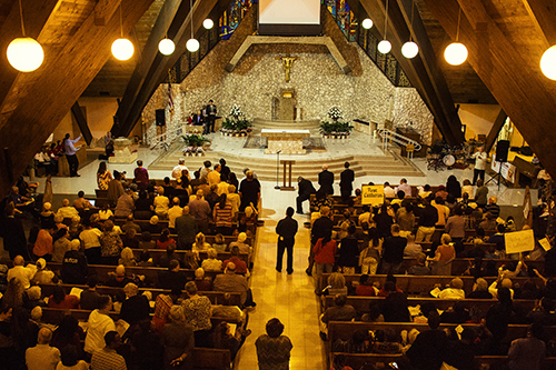 View of the assembly gathered at St. David Church in Davie.