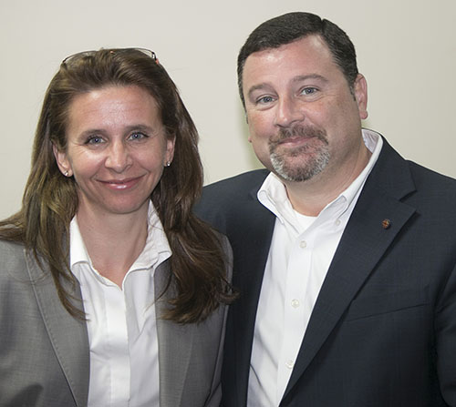 Kari y Stephen Colella. Ella es directora ejecutiva de Annunciation Ministries; él es director de la Secretaría para la Vida Parroquial de la Arquidiócesis de Miami.