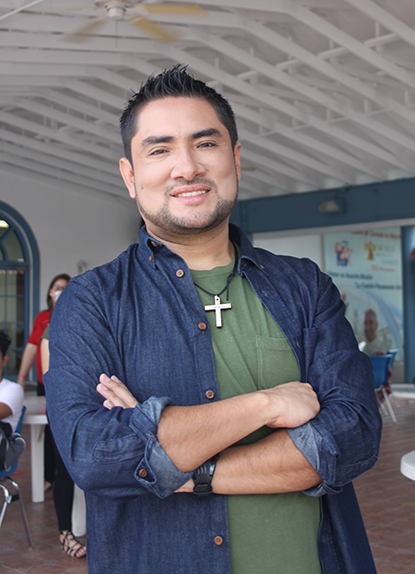 Iván Díaz compositor y cantante de “Nuestra Alegría”, la canción oficial del V Encuentro.