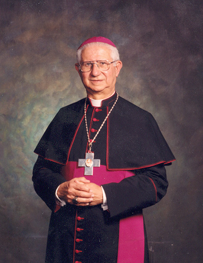 Monse&ntilde;or Agust&iacute;n Rom&aacute;n, nacido el 5 de mayo de 1928 en Cuba, muri&oacute; el 11 de abril del 2012 en Miami.