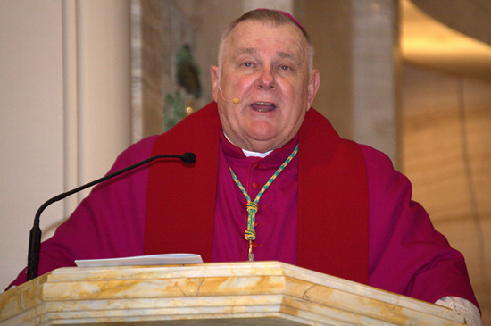 El Arzobispo Wenski da un mensaje durante el servicio de Oración Común de Reforma 500 en la Catedral St. Mary.