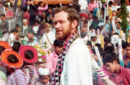 El Padre Stanley Rother, conocido como Padre Apla's entre los indígenas de Guatemala, es el primer mártir nacido en los Estados Unidos. Fue asesinado el 28 de julio de 1981, uno de 10 sacerdotes y miles de católicos que fueron víctimas de la sangrienta guerra civil en ese país.