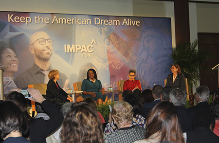 Desde la izquierda, Cheryl Little, directora ejecutiva y fundadora de la organización American for Immigrant Justice, moderó el panel sobre asociaciones en defensa de la inmigración durante la “Conversación Bipartidista sobre la Reforma Migratoria”, organizada por el fondo Impac. Con ella, Marleine Bastien, directora ejecutiva de la organización Fanm Aysyen; Clarissa Martínez de Castro, vicepresidenta de UnidosUS y María Rodríguez, directora ejecutiva de Florida Immigrant Coalition.