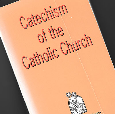 La sección sobre la pena de muerte, NÂº 2267, del Catecismo de la Iglesia Católica ha sido modificada por el Papa Francisco, basada en enseñanzas que se remontan a Evangelium Vitae de San Juan Pablo II.