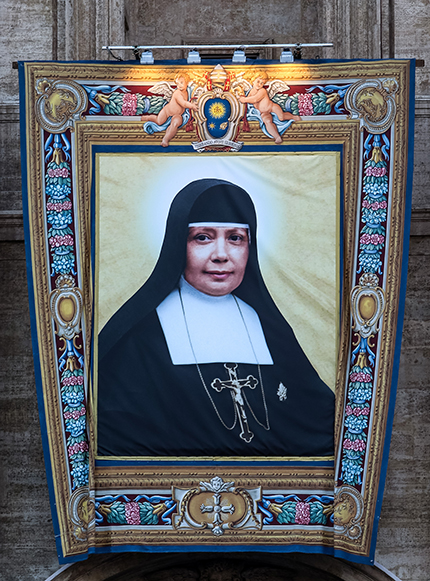 La Madre Nazaria Ignacia March Mesa fundó a las Misioneras Cruzadas de la Iglesia.