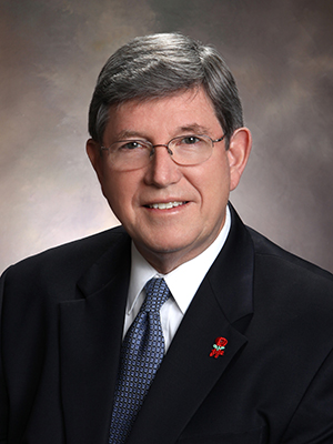 Michael McCarron fue el segundo director ejecutivo de la Conferencia Católica de La Florida, de 1995 a 2013. Se unió a la Conferencia en 1980 como asociado para la educación.