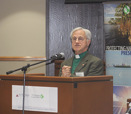 “El cambio climático ya no es un evento futuro, está sucediendo ahora”, subrayó el Rev. Jim Antal, presidente de United Church of Christ y activista del cambio climático.