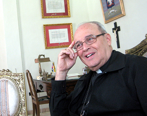 Foto de archivo del Cardenal Jaime Ortega durante una entrevista en su despacho en La Habana.