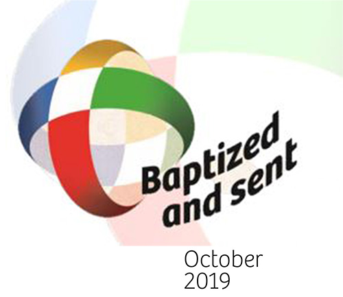 The logo of the Extraordinary Missionary Month October 2019 is a missionary cross where the primary colors refer to the five continents. The Cross is the instrument and direct sign of communion between God and man for the universality of our mission, and through its vibrant colors, a sign of victory and resurrection. The world is transparent because the action of evangelization has no barriers or boundaries, it is the fruit of the Holy Spirit. Christian charity and the world transfigured in the Spirit overcome distances and open the horizon of our minds and hearts. The words Baptized and Sent next to the image indicate
the two characteristics of every Christian: baptism and proclamation.