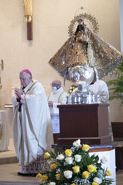 El arzobispo Thomas Wenski fue el principal celebrante y homilista de la celebración anual de la fiesta de Nuestra Señora de la Caridad, el 8 de septiembre de 2020, que debido a la pandemia COVID-19 tuvo lugar en la iglesia de St. Michael en Miami con una asistencia reducida y socialmente distante.