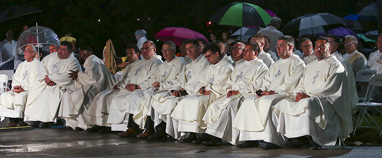 Alrededor de 30 sacerdotes arquidiocesanos concelebraron junto con el Arzobispo Thomas Wenski la Misa en honor a la Virgen de la Caridad, el 8 de septiembre, en la Ermita de la Caridad de Miami.