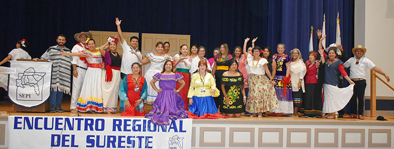 Vista de los participantes durante la fiesta de despedida del XVIII Encuentro Regional de la pastoral hispana en el sureste de los Estados Unidos, que tuvo lugar del 12 al 15 de octubre de 2022, en St. Augustine, La Florida.