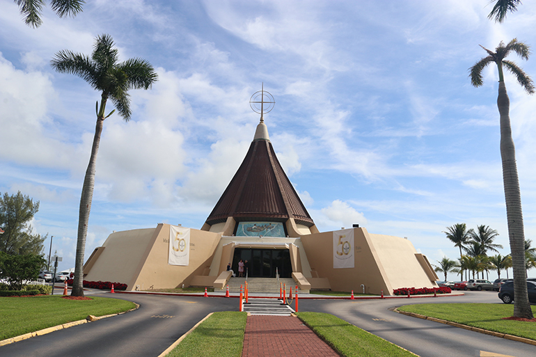 El Santuario Nacional de Nuestra Se&ntilde;ora de la Caridad de Miami cumpli&oacute; 50 a&ntilde;os de su consagraci&oacute;n, el 2 de diciembre de 2023.