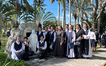 Las religiosas latinoamericanas que por dos meses participaron en el programa de maestría en Pastoral Hispana, del Instituto Pastoral del Sureste (SEPI), visitaron diferentes diócesis como la de St. Augustine, donde tuvieron diferentes experiencias pastorales.