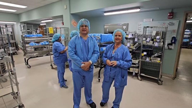 Victor Hugo Valda A., director general of the Hospital Catolico Santa Cruz de la Sierra, Bolivia, poses with Maria Ruiz Del Vizo, director of surgical services at HCA Florida Mercy Hospital.