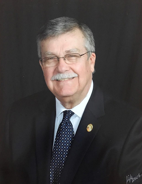 Deacon Rafael de los Reyes was the first permanent deacon of the Archdiocese of Miami. During his 52-year tenure, he served in nine parishes and served as the spiritual director of ministries, including Cursillos de Cristiandad, Camino de Matrimonio, and Renovación Carismática Católica Hispana de Miami. Deacon de los Reyes also established and led the archdiocese's Apostolate of Divine Mercy.
