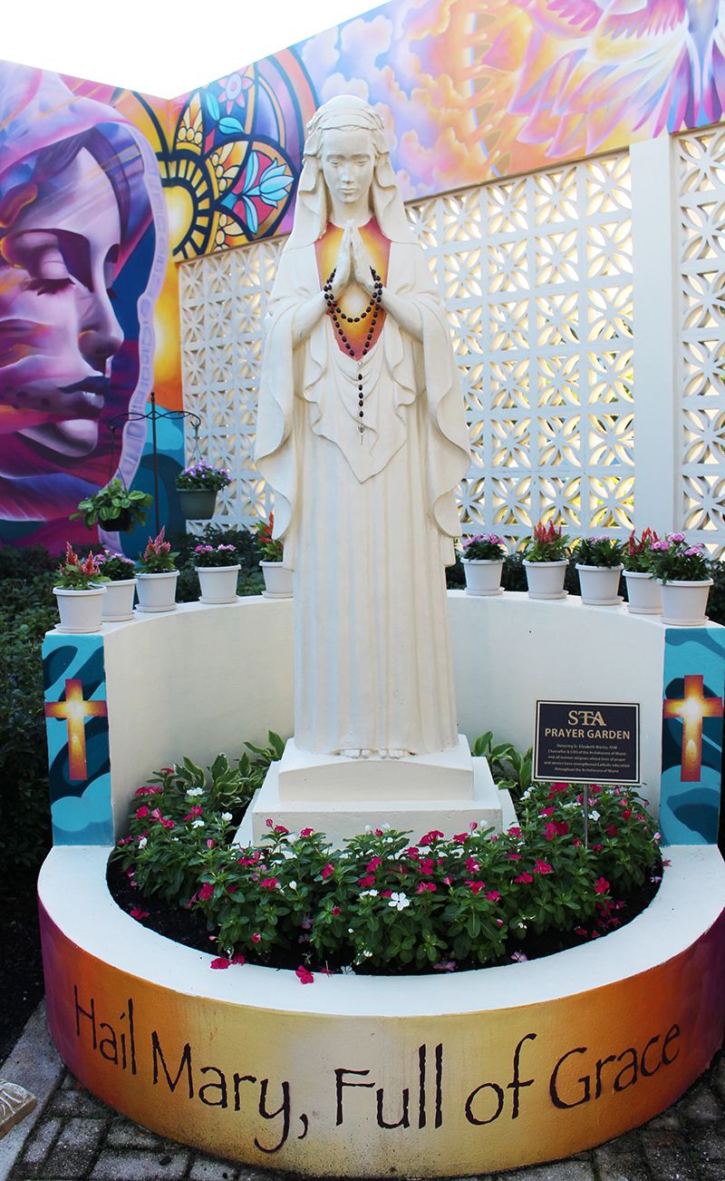 Image of Our Lady in the new Prayer Garden at St. Thomas Aquinas High School in Fort Lauderdale. Dedicated Oct. 23, 2025, as a tribute to Sister Elizabeth Worley, chancellor for administration and chief operating officer of the Archdiocese of Miami, and the women religious whose prayers and service have strengthened Catholic education in the Archdiocese of Miami.