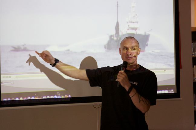 Environmental activist and Animal Planet presenter Pete Bethune describes his adventures to students at Immaculata-La Salle High School in Miami.