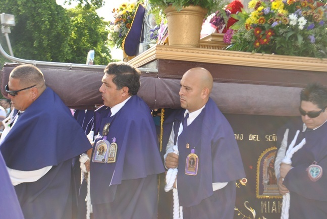 Amid a cloud of incense, the image of El Se�or de los Milagros is carried by members of La Hermandad (Brotherhood) del Se�or de los Milagros.