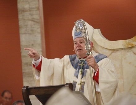 Archbishop Thomas Wenski preaches the homily during his installation Mass.