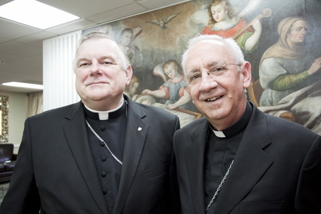 El obispo Emilio Aranguren de la Di�cesis de Holgu�n visit� al arzobispo Thomas Wenski en Miami a finales de noviembre.