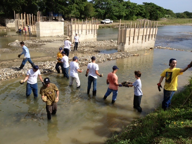 Adom Belen Jesuit Students Build A Bridge In The Dominican Republic