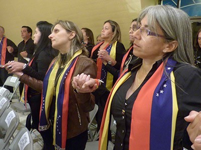 Los asistentes rezaron por la la justicia y la libertad de Venezuela y por los fallecidos a causa de la represión, en la Ermita de la Caridad.