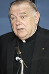 At the start of the press conference, Archbishop Thomas Wenski recalls that "the Church has been involved with unaccompanied minors forever ... even before this humanitarian crisis hit the headlines. It is a humanitarian crisis and we want to resolve it in a humanitarian way."