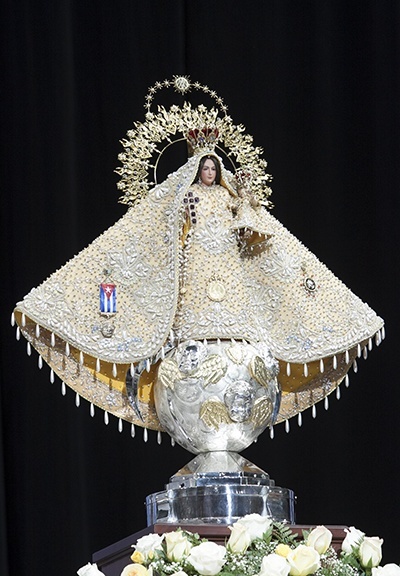 La celebrarción anual de la Virgen de la Caridad tendrá lugar este lunes, 8 de septiembre, en el Bank United Center de la Universidad de Miami. Las puertas se abrirán a las 5 p.m., la imagen llegará a las 6 p.m, el rosario comenzará a las 6:30 p.m. y la Misa a las 8 p.m. Para los que no pueden asistir en persona, la celebración se podrá ver por Internet en el sitio web de la Arquidiócesis de Miami: www.miamiarch.org.