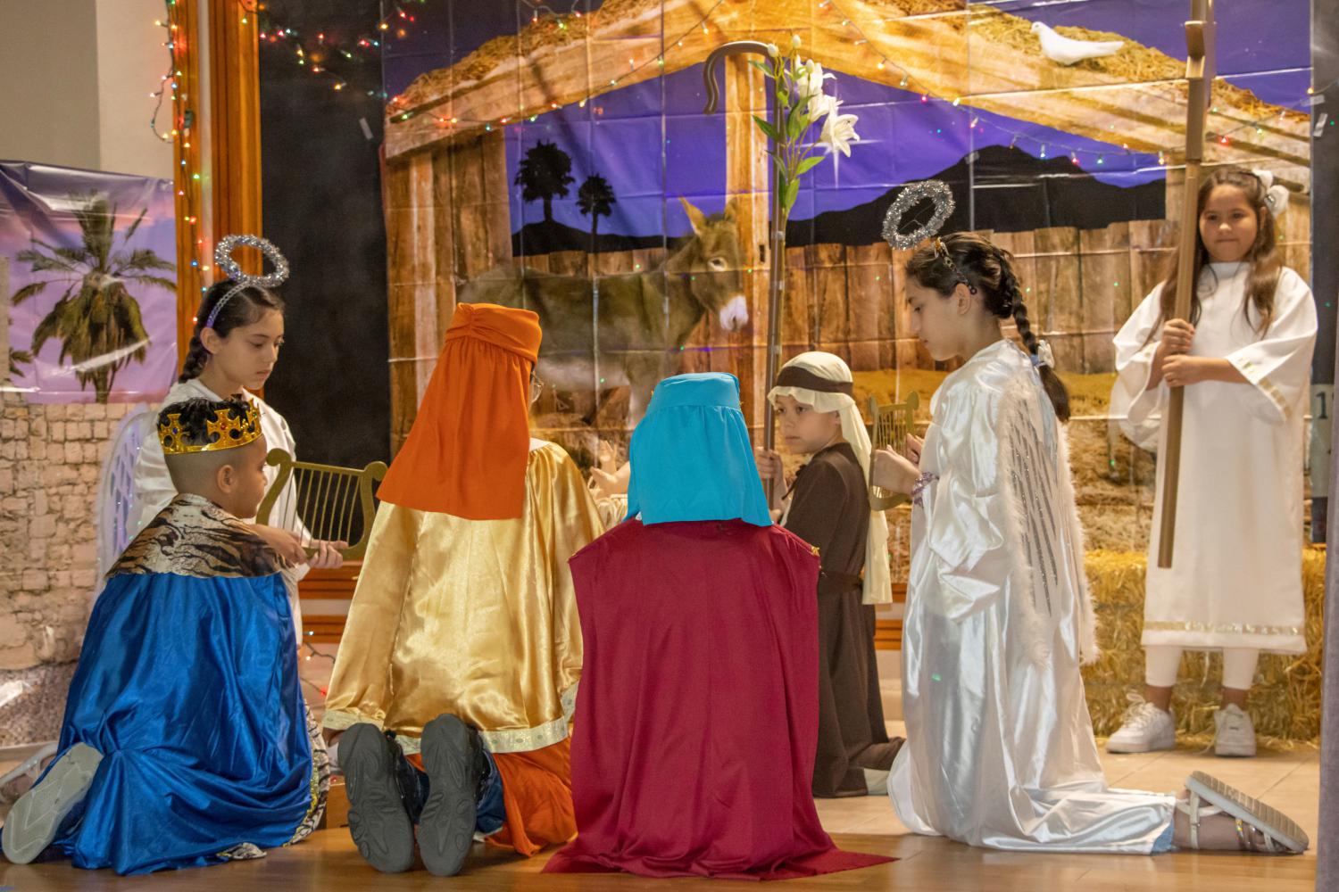 ADOM Two very different Nativity scenes at Gesu